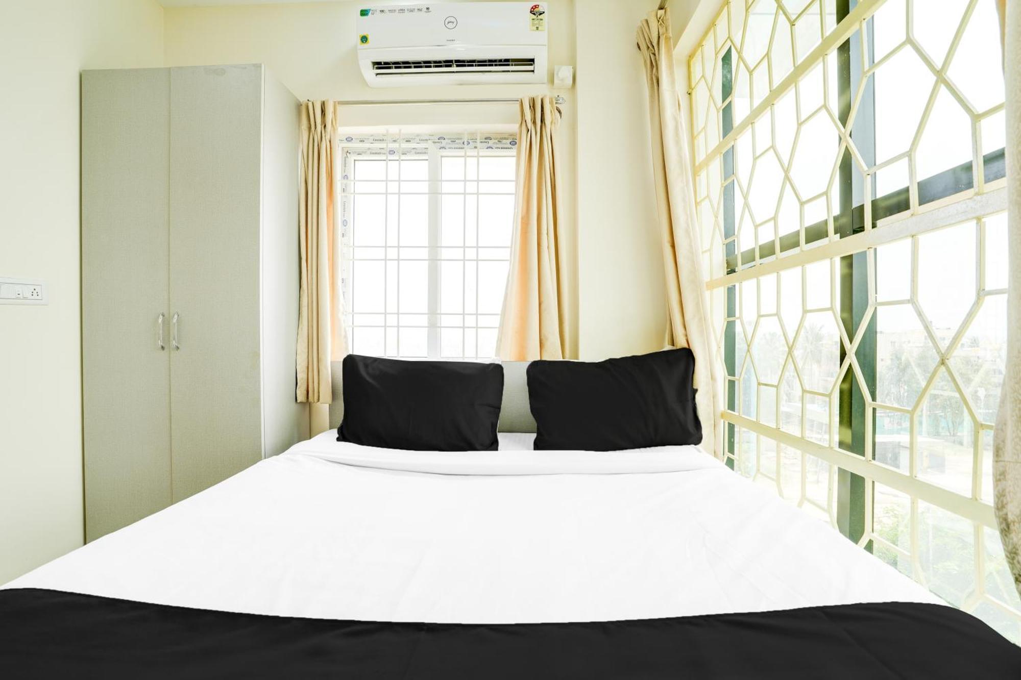 Super Hotel O Bangalore Near Reva Circle Formerly Cka Boarding Yelahanka ภายนอก รูปภาพ